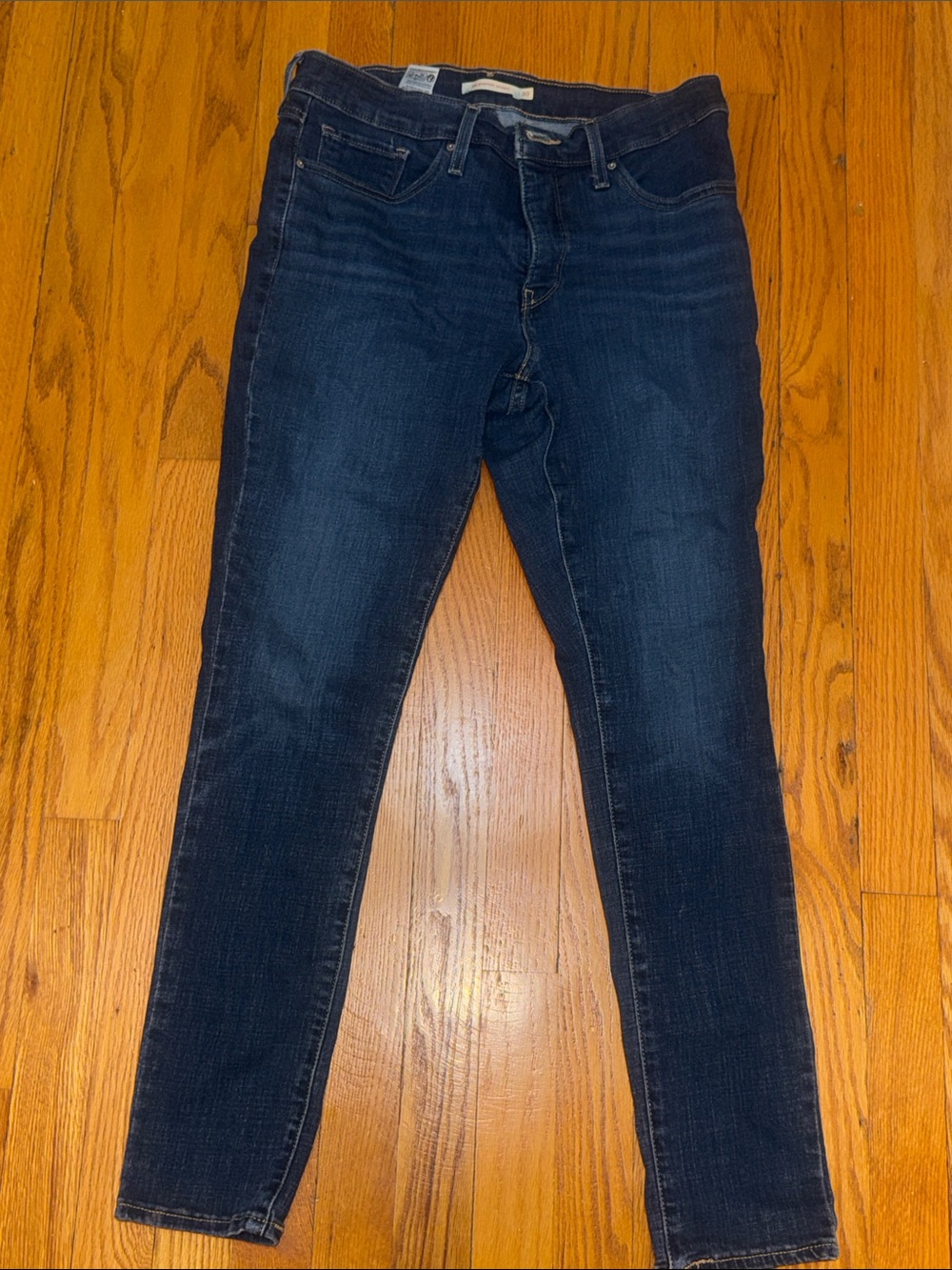Levi’s 311 Shaping Skinny Size 30 Fits Like 8-10)